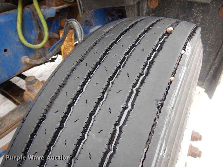 image for item IA9354 2002 Mack CX613  semi truck