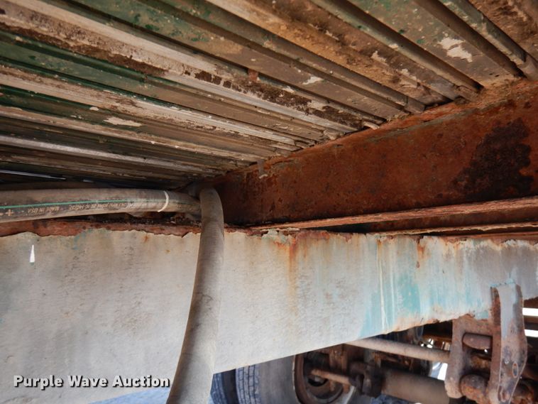 image for item IA9366 1999 Wilkens 45108CC walking floor trailer