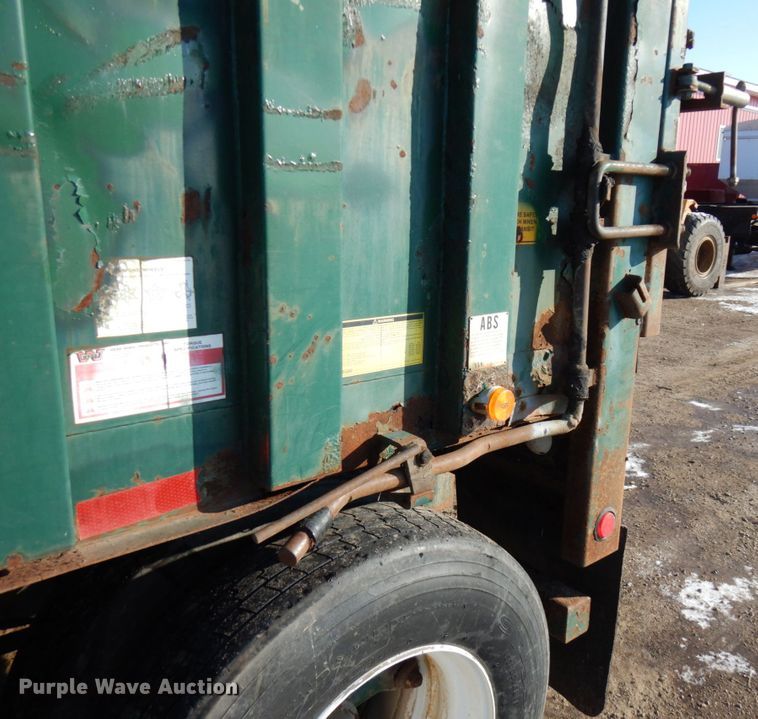 image for item IA9366 1999 Wilkens 45108CC walking floor trailer