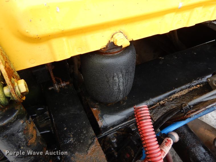 image for item IA9367 2013 Freightliner Cascadia  semi truck