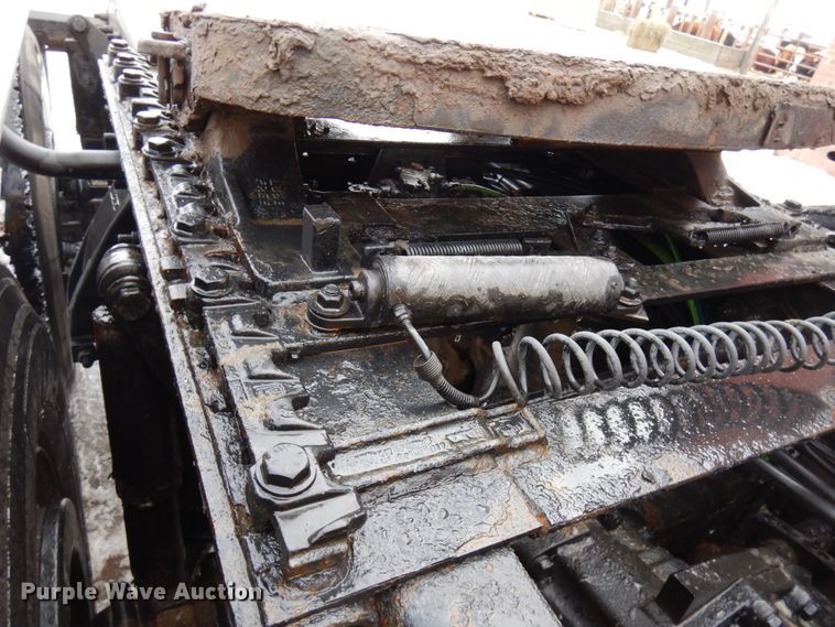 image for item IA9367 2013 Freightliner Cascadia  semi truck