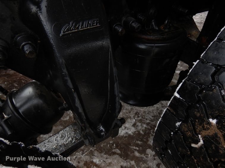 image for item IA9367 2013 Freightliner Cascadia  semi truck