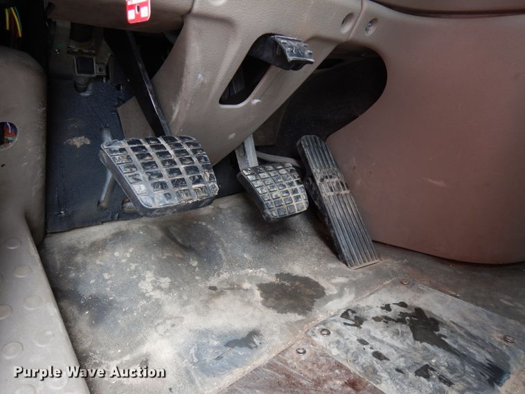 image for item IA9367 2013 Freightliner Cascadia  semi truck