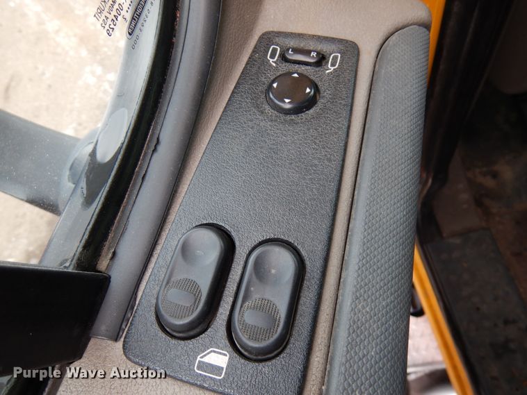 image for item IA9367 2013 Freightliner Cascadia  semi truck