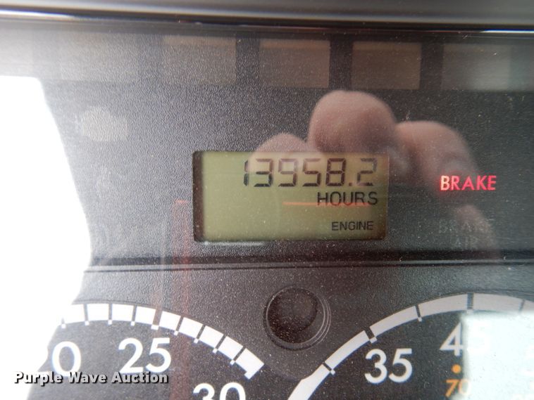 image for item IA9367 2013 Freightliner Cascadia  semi truck