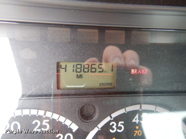 image for item IA9367 2013 Freightliner Cascadia  semi truck