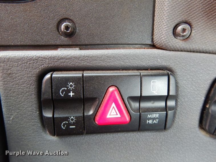 image for item IA9367 2013 Freightliner Cascadia  semi truck