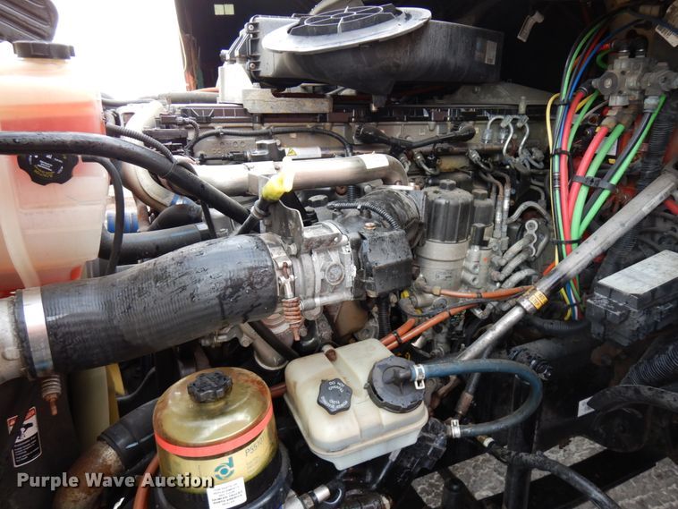 image for item IA9367 2013 Freightliner Cascadia  semi truck