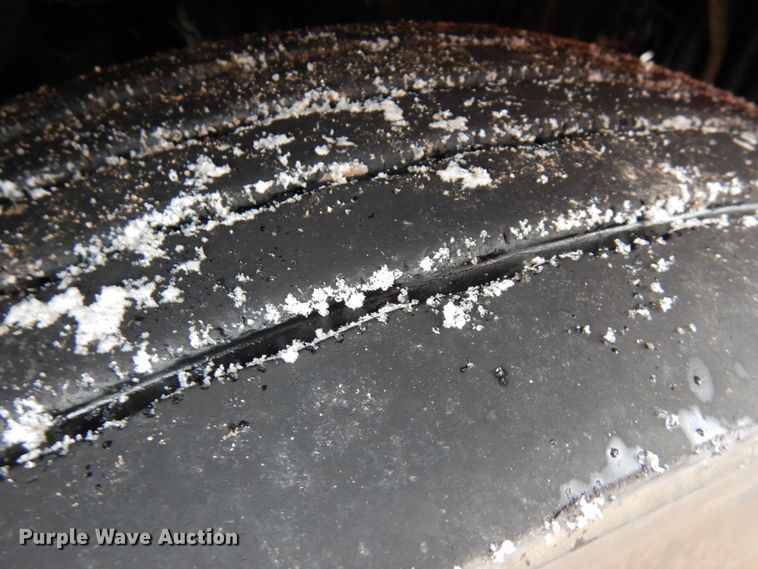 image for item IA9367 2013 Freightliner Cascadia  semi truck