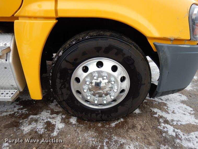 image for item IA9367 2013 Freightliner Cascadia  semi truck