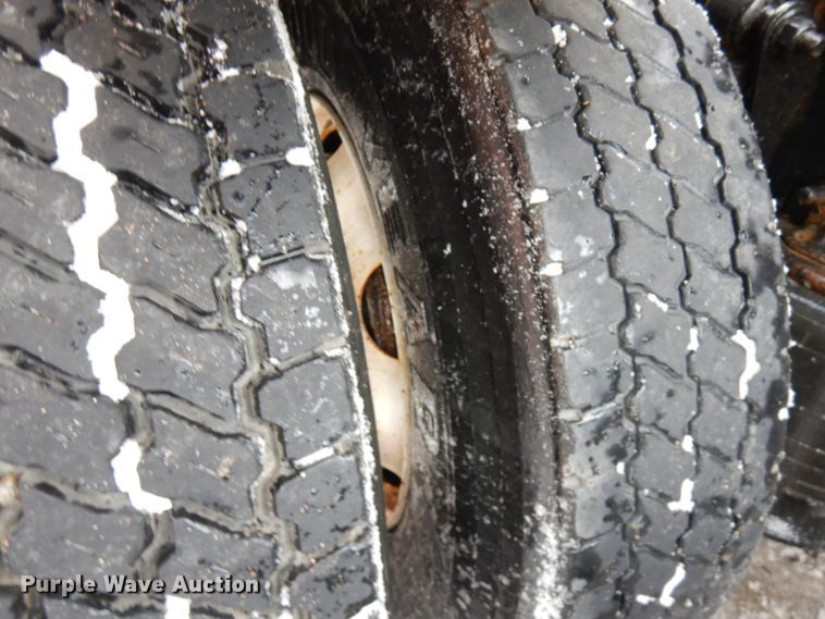 image for item IA9367 2013 Freightliner Cascadia  semi truck