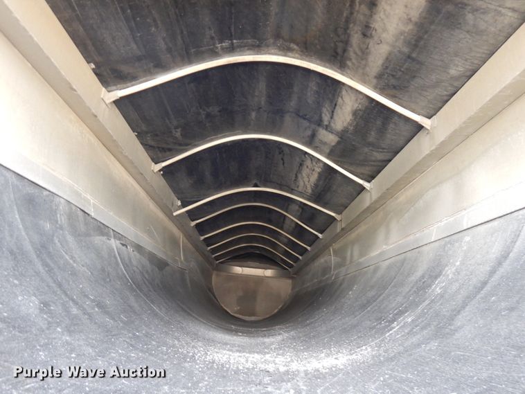 image for item IA9378 2010 Mac Trailers end dump trailer