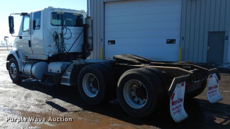 image for item IA9412 2007 International 8600  semi truck