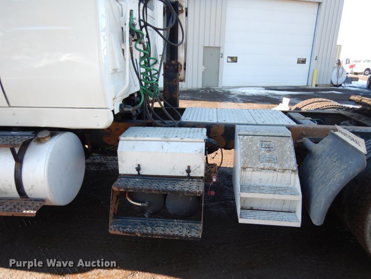 image for item IA9412 2007 International 8600  semi truck