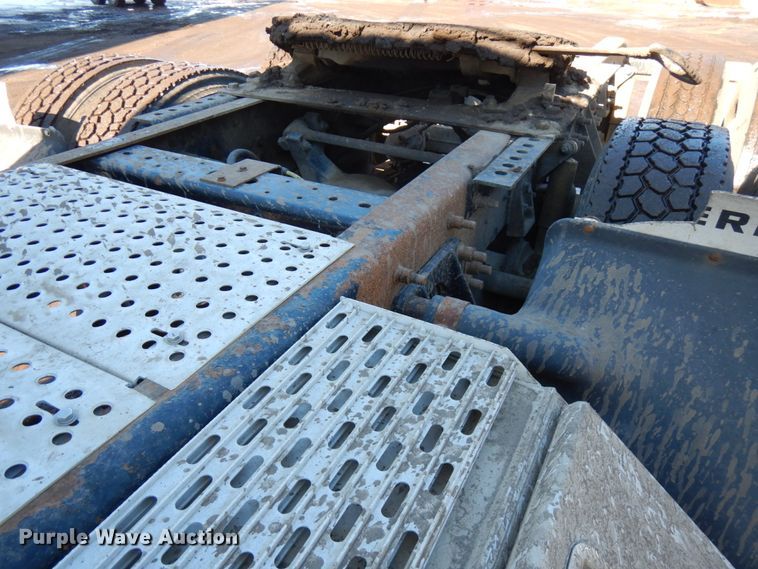 image for item IA9412 2007 International 8600  semi truck