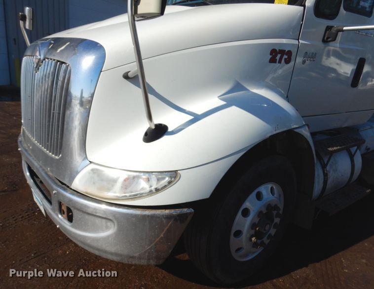 image for item IA9412 2007 International 8600  semi truck