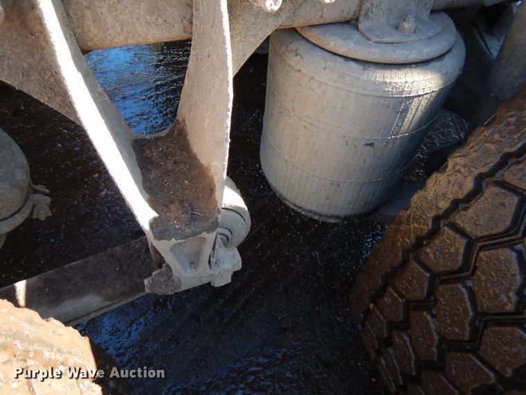 image for item IA9412 2007 International 8600  semi truck