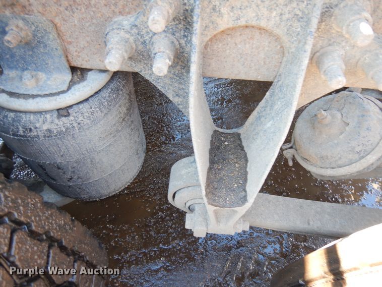 image for item IA9412 2007 International 8600  semi truck