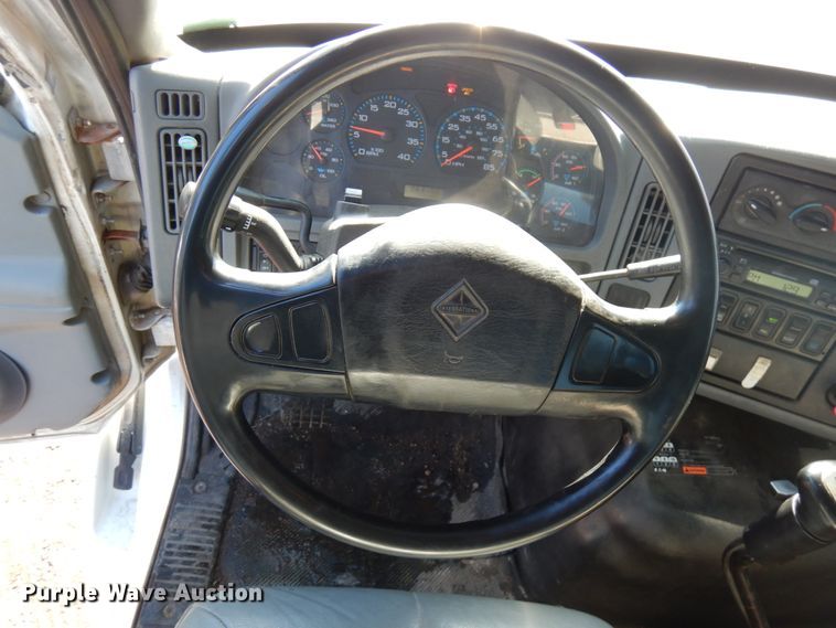 image for item IA9412 2007 International 8600  semi truck