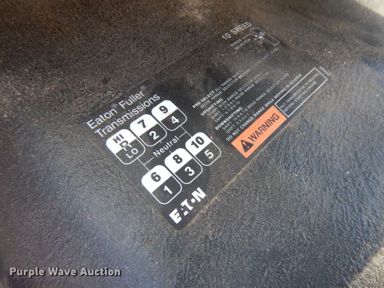 image for item IA9412 2007 International 8600  semi truck