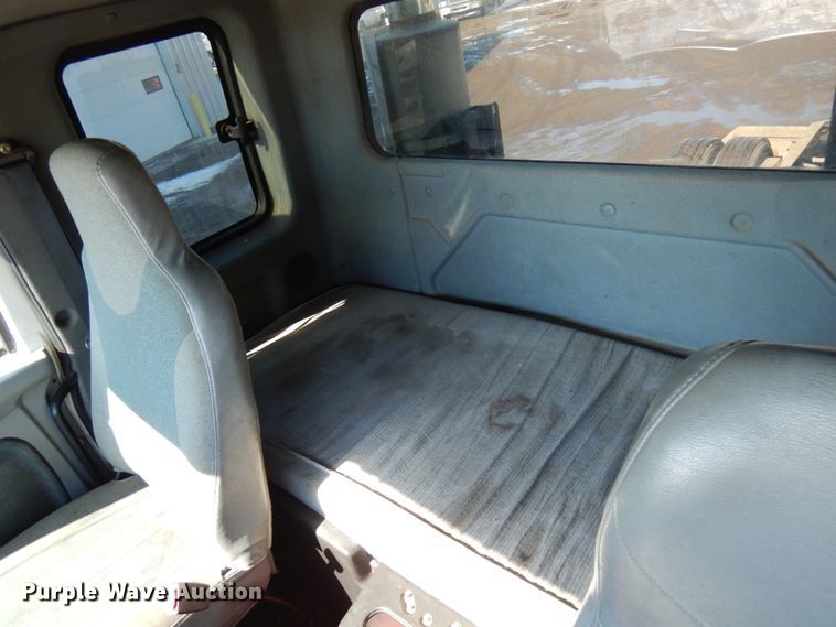 image for item IA9412 2007 International 8600  semi truck