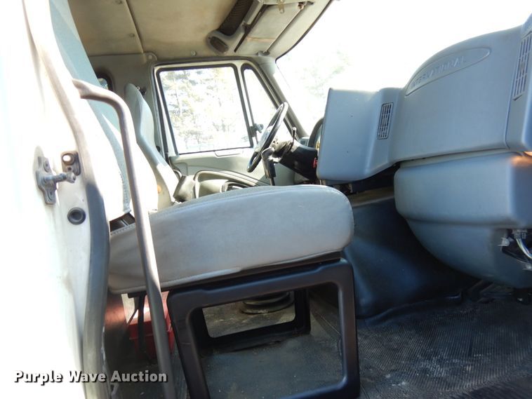 image for item IA9412 2007 International 8600  semi truck