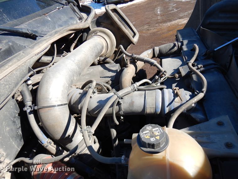 image for item IA9412 2007 International 8600  semi truck