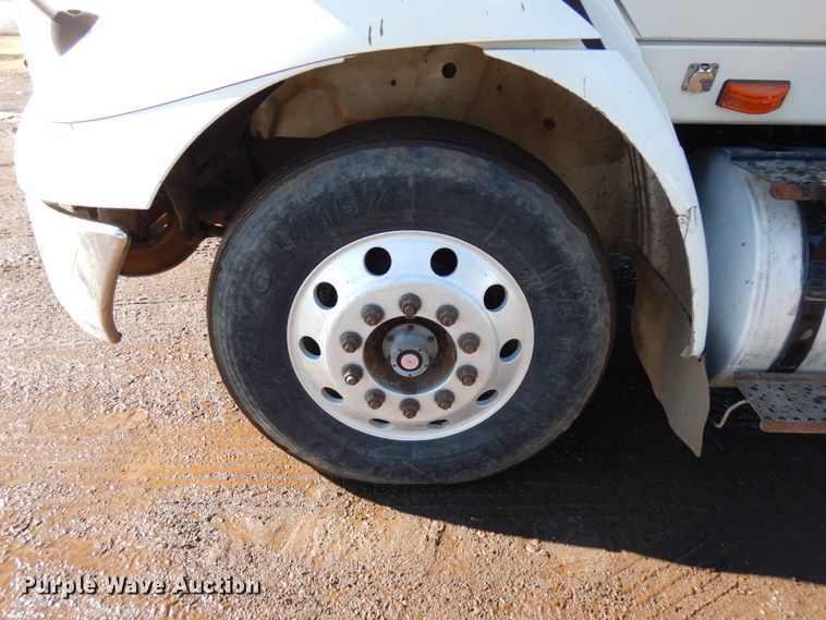 image for item IA9412 2007 International 8600  semi truck