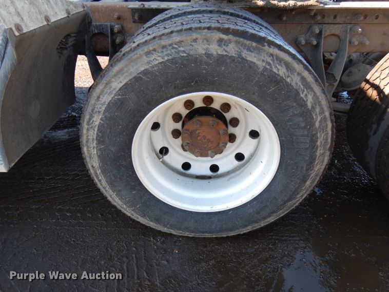 image for item IA9412 2007 International 8600  semi truck