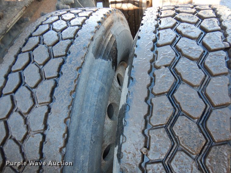 image for item IA9412 2007 International 8600  semi truck