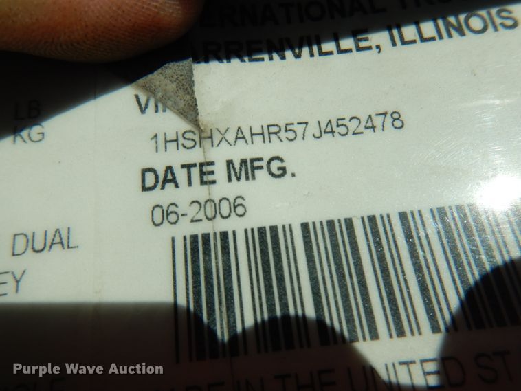 image for item IA9412 2007 International 8600  semi truck