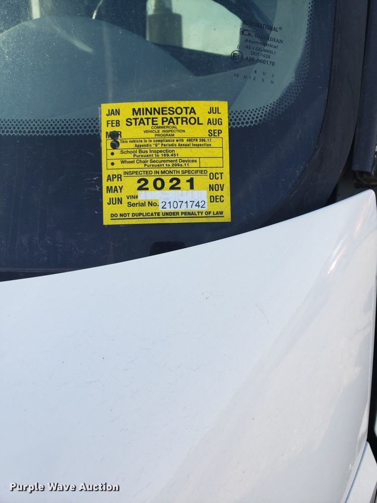 image for item IA9412 2007 International 8600  semi truck