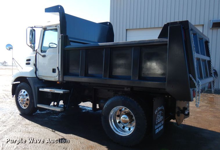 image for item IA9413 2007 Mack CXN612  dump truck