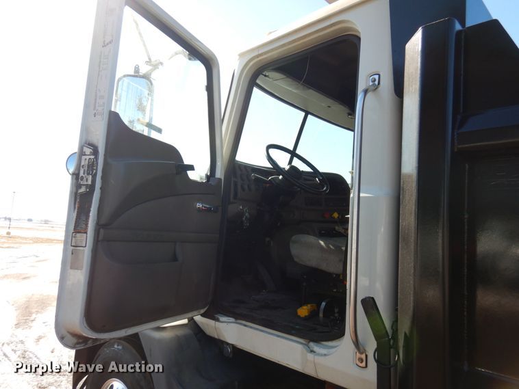 image for item IA9413 2007 Mack CXN612  dump truck