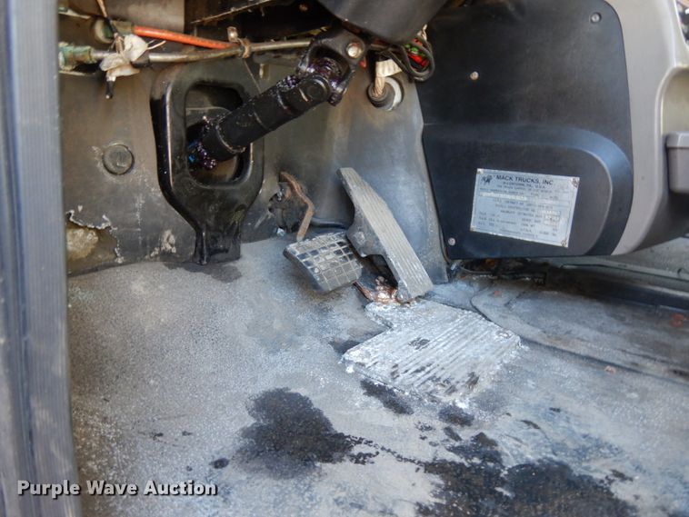 image for item IA9413 2007 Mack CXN612  dump truck