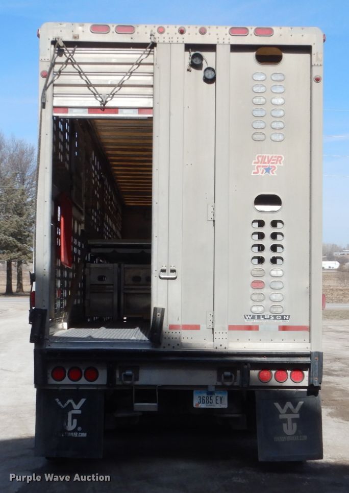image for item IK9789 2005 Wilson PSDCL-402  livestock trailer