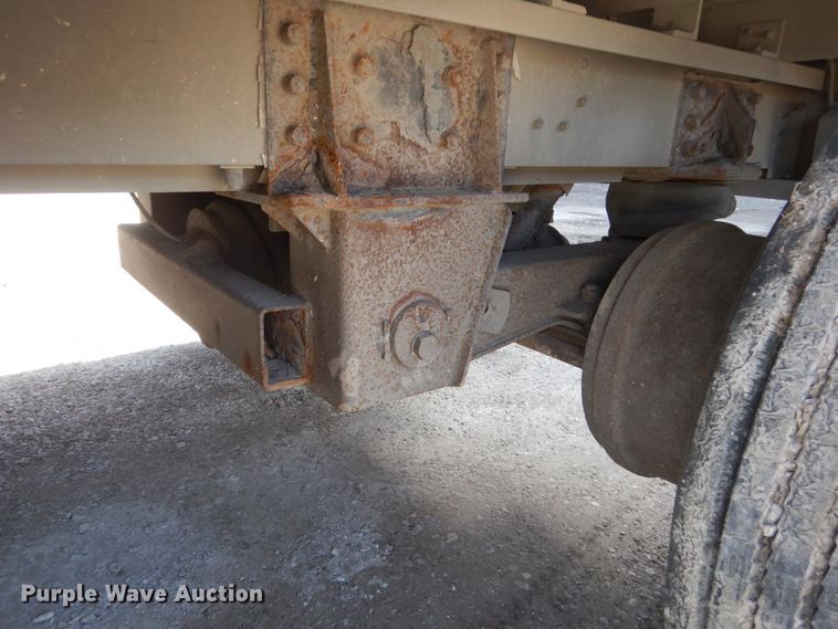 image for item IK9789 2005 Wilson PSDCL-402  livestock trailer