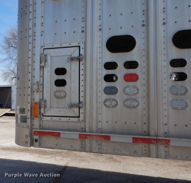 image for item IK9789 2005 Wilson PSDCL-402  livestock trailer