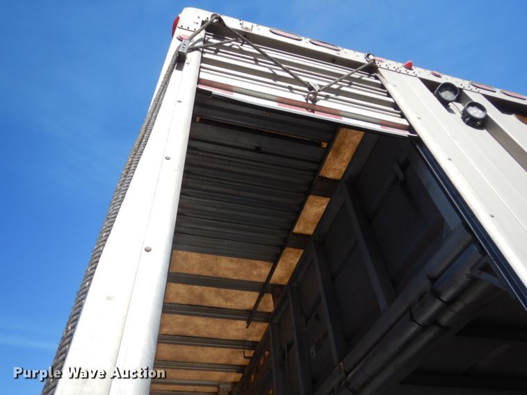 image for item IK9789 2005 Wilson PSDCL-402  livestock trailer