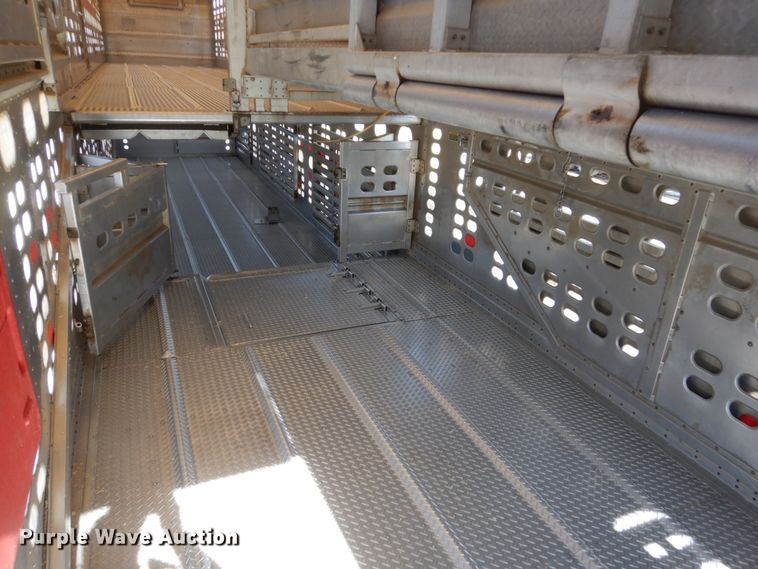 image for item IK9789 2005 Wilson PSDCL-402  livestock trailer