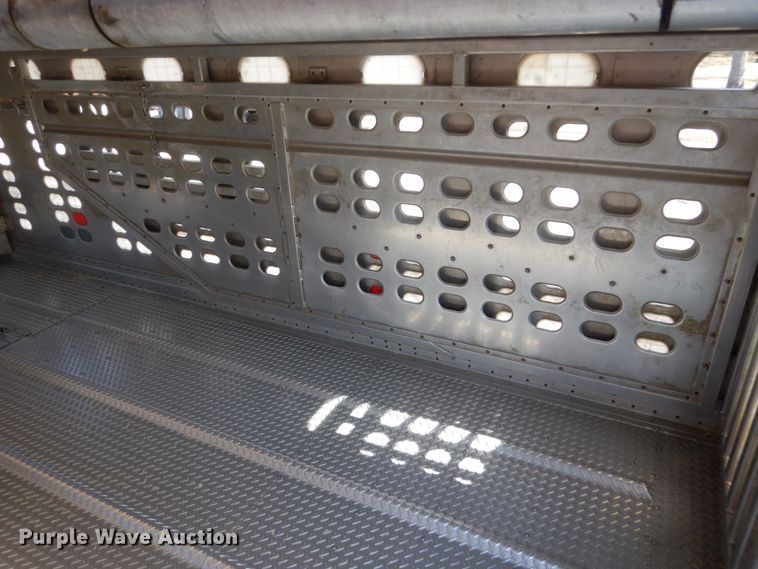 image for item IK9789 2005 Wilson PSDCL-402  livestock trailer