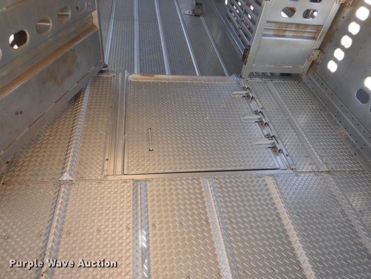 image for item IK9789 2005 Wilson PSDCL-402  livestock trailer