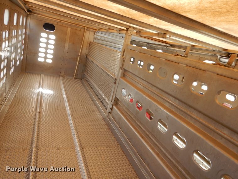 image for item IK9789 2005 Wilson PSDCL-402  livestock trailer