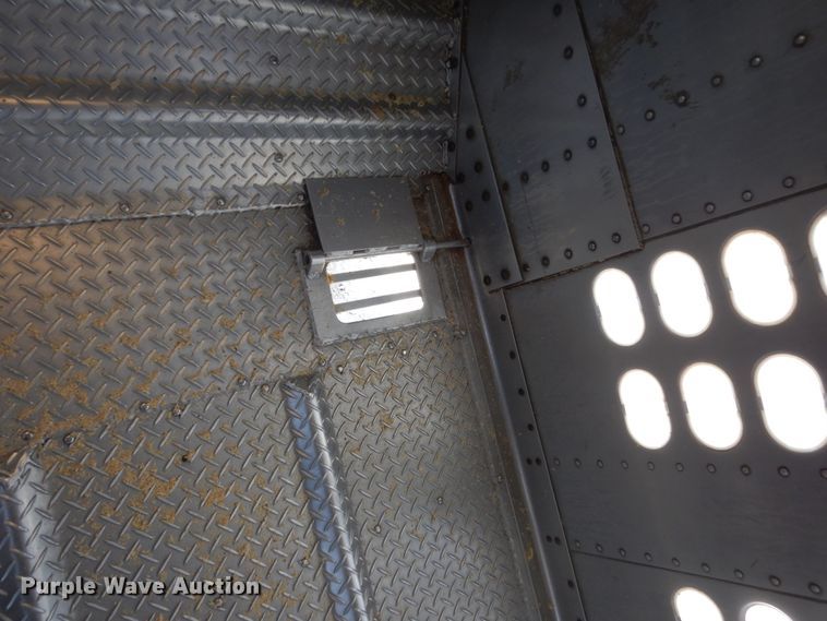 image for item IK9789 2005 Wilson PSDCL-402  livestock trailer