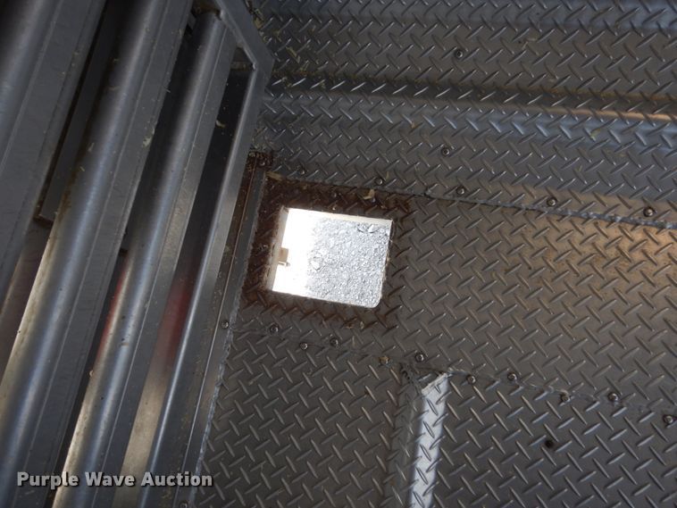 image for item IK9789 2005 Wilson PSDCL-402  livestock trailer