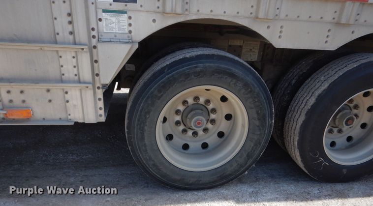 image for item IK9789 2005 Wilson PSDCL-402  livestock trailer