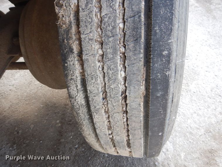 image for item IK9789 2005 Wilson PSDCL-402  livestock trailer