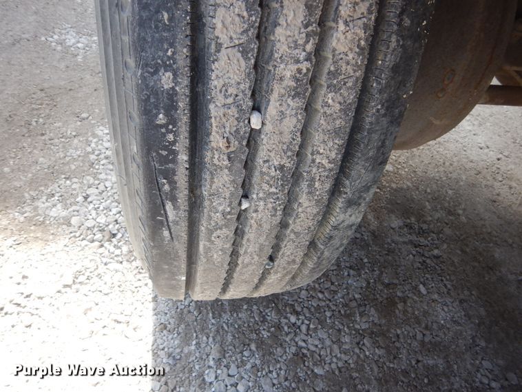 image for item IK9789 2005 Wilson PSDCL-402  livestock trailer