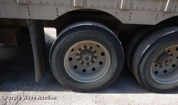 image for item IK9789 2005 Wilson PSDCL-402  livestock trailer