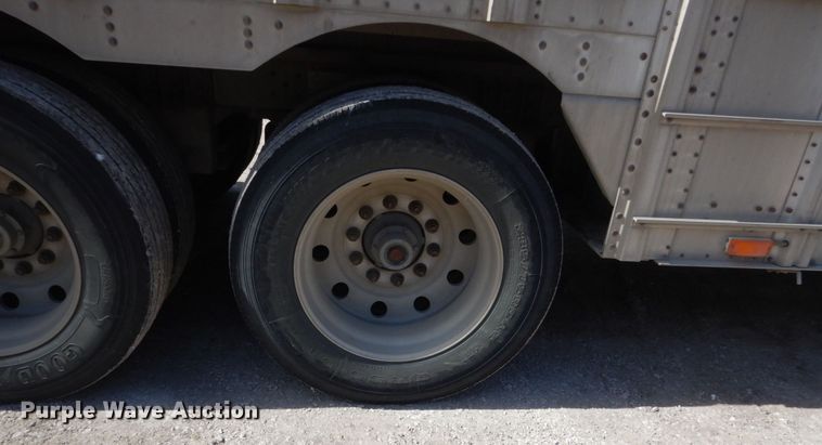 image for item IK9789 2005 Wilson PSDCL-402  livestock trailer